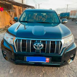 Prado avec chauffeur hors d'Abidjan
